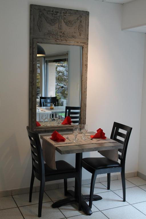 Hotel Restaurant Aux Genets D'Or Mandailles-Saint-Julien Eksteriør bilde