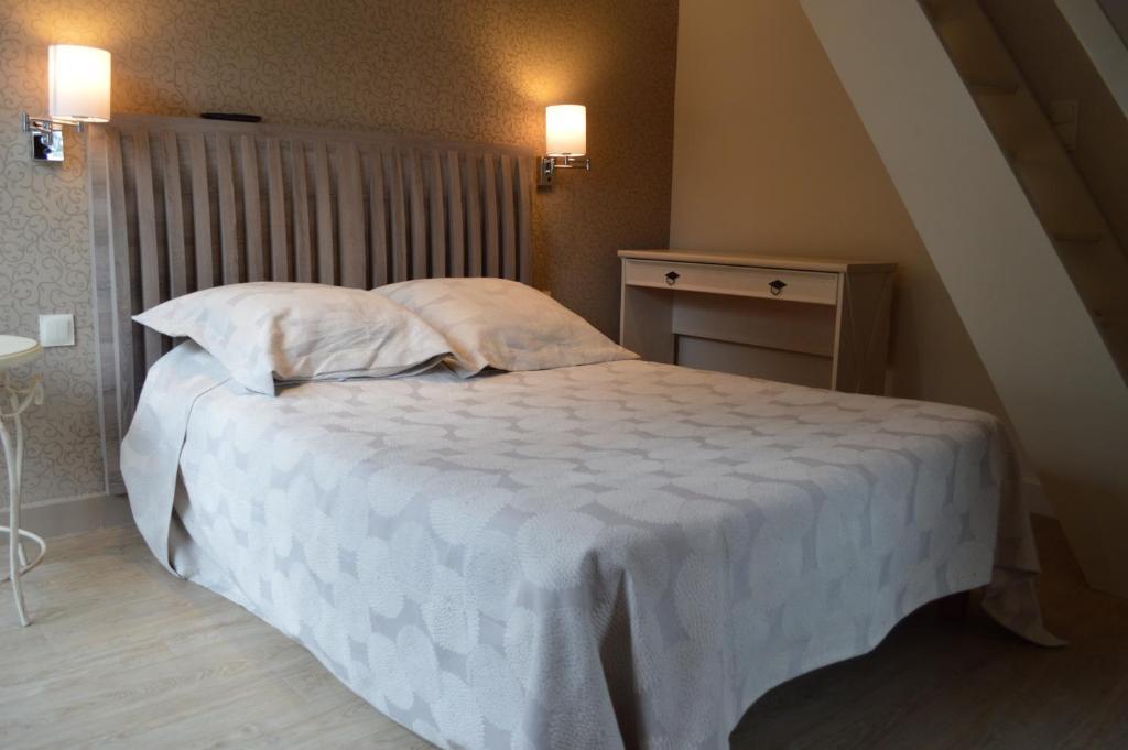 Hotel Restaurant Aux Genets D'Or Mandailles-Saint-Julien Eksteriør bilde